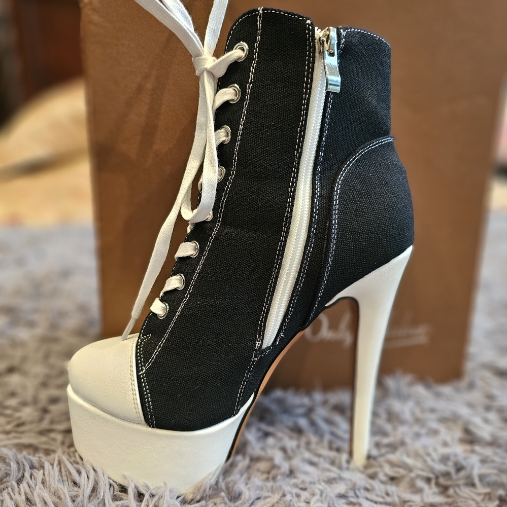 Stiletto Sneakers